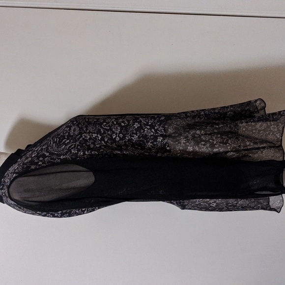 RARE Elie Tahari Silk Floral Asymmetric Double layer Top - Picture 4 of 7